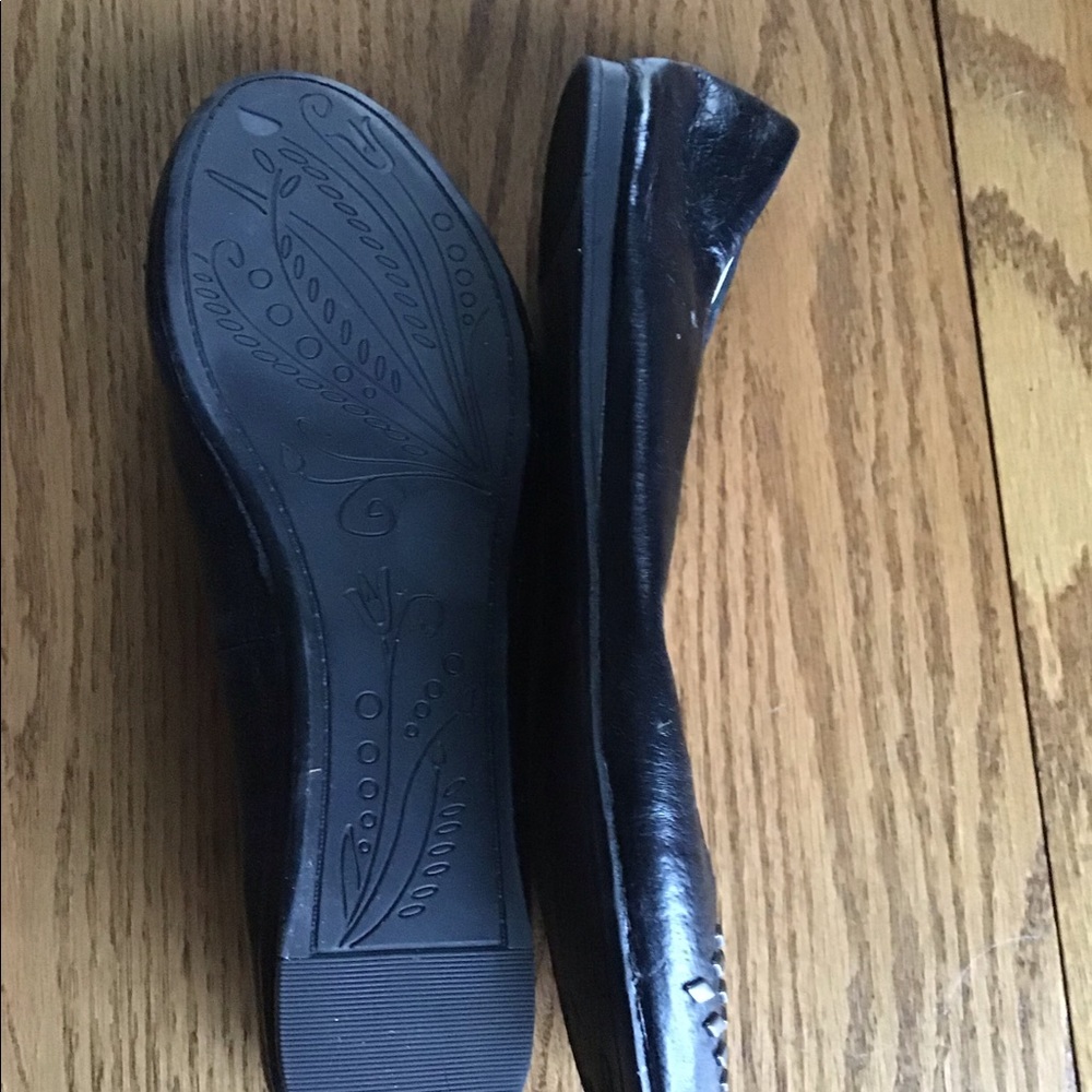 Steve Madden Black Studded Leather Flats - 7.5M - Picture 2 of 2